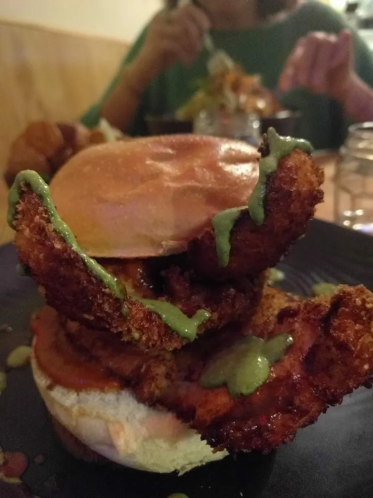 Burger Cambodgien Poulet Croustillant